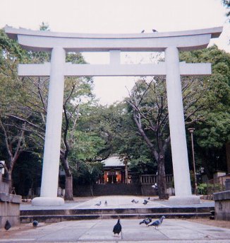 再建された大鳥居の写真